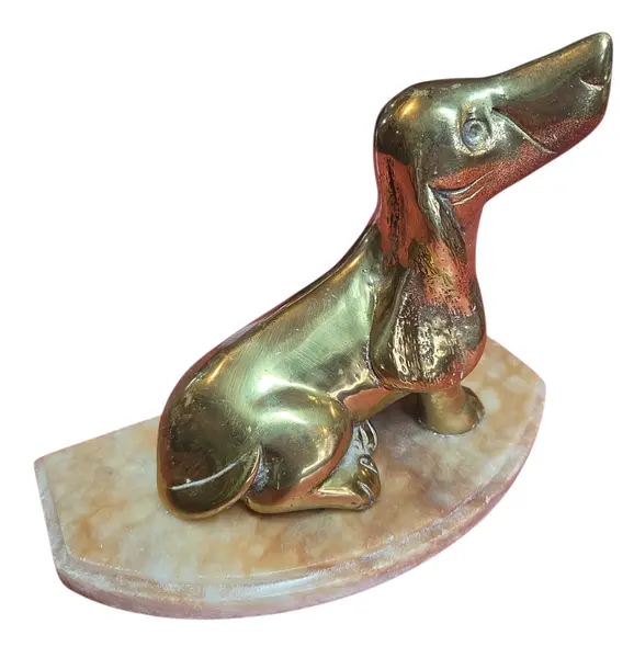 Foto de um(a) Antiga Escultura Cachorro em Bronze e Mármore, da categoria de Escultura. Distinta estatueta colecionável que representa, de forma estilizada e elegante, a silhueta de um cão da raça Dachshund. Esta... Mostrado de uma perspectiva diferente. Vendido no marketplace Trésors.
