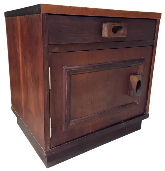 Foto de um(a) Mesa de Cabeceira em Madeira Maciça, da categoria de Cômodas e Sapateira. Beleza atemporal e funcionalidade para o seu dormitório. Esta mesa de cabeceira é uma peça autêntica de meados do século,... Mostrado de uma perspectiva diferente. Vendido no marketplace Trésors.