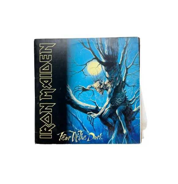 Foto de um(a) ​ LP duplo Fear Of The Dark, Iron Maiden, de 1992, da categoria de LPs ou Discos de Vinil . LP duplo Fear Of The Dark, Iron Maiden, de 1992. Excelente estado, sem riscos. Vendido no marketplace Trésors.