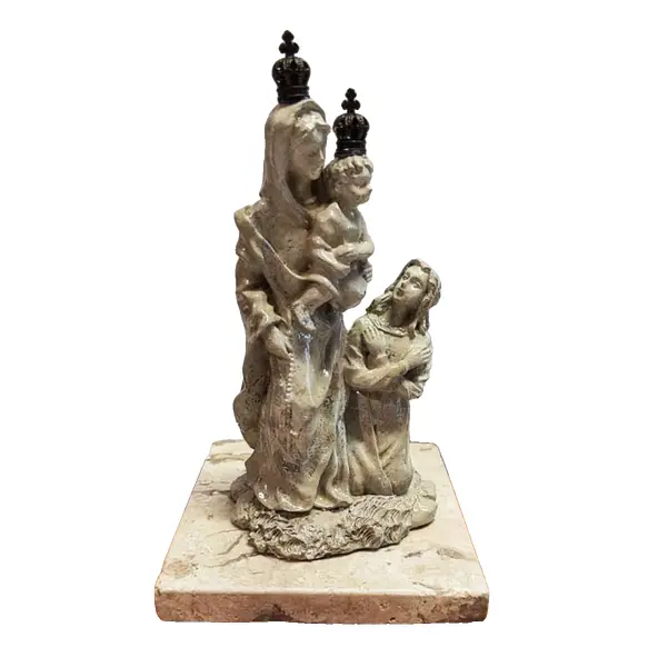 Foto de um(a) Imagem Virgem Maria e O Menino em Resina Italiana e Mármore Travertino, Década de 1980, da categoria de Objetos religiosos e espirituais. Imagem da Virgem Maria e o Menino Jesus em resina italiana com pátina mármore travertino e base em mármore travertino,... Vendido no marketplace Trésors.