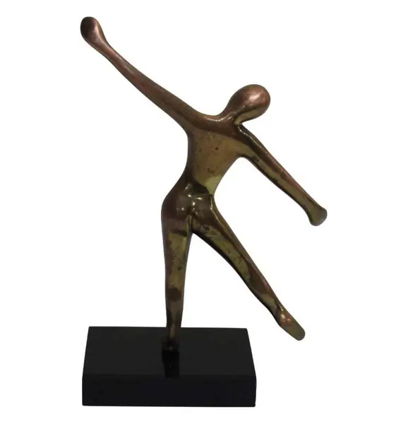 Foto de um(a) Escultura figura feminina em dourado, da categoria de Escultura. Escultura em metal dourado, representando figura feminina sobre base retangular preta. Medidas 19 cm de altura. Em bom... Mostrado de uma perspectiva diferente. Vendido no marketplace Trésors.