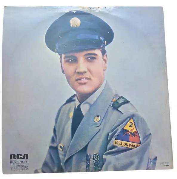Foto de um(a) LP Elvis Presley – For LP Fans Only (Edição Brasileira 1982) – Série Pure Gold RCA, da categoria de LPs ou Discos de Vinil . Relíquia para colecionadores e amantes do Rei do Rock! Este álbum, "For LP Fans Only", é uma compilação essencial que reúne... Mostrado de uma perspectiva diferente. Vendido no marketplace Trésors.