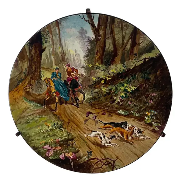 Foto de um(a) Antigo Medalhão Prato Decorativo Com Caça Porcelana Francesa, da categoria de Pratos Decorativos. Antigo e grande prato/medalhão decorativo em porcelana francesa. Decoração com lindíssima cena, ricamente pintada à mão, uma... Vendido no marketplace Trésors.