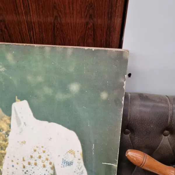 Foto de um(a) Poster Elvis Presley Década de 60, da categoria de Impressões. Elvis Presley, Expresso na litografia, em madeira, poster original anos 60 70. Mostrado de uma perspectiva diferente. Vendido no marketplace Trésors.
