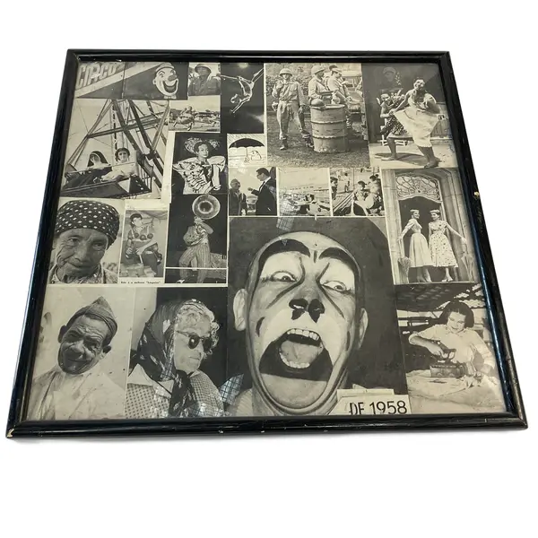 Foto de um(a) Quadro de Fotografia de Palhaços Anos 50, da categoria de Fotografia. Quadro antigo ano 1958 com retratos antigos, imagens preto e branco, possui moldura de madeira e vidro frontal. Vendido no marketplace Trésors.