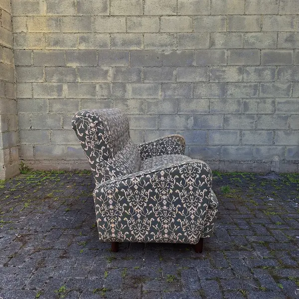 Foto de um(a) Sofá namoradeira italiana art deco estampada - 2 lugares, da categoria de Sofás. Namoradeira Italiana anos 50 - suas linhas surgem das inspirações do Design Automobilistico art decoDesgaste do tempo no... Mostrado de uma perspectiva diferente. Vendido no marketplace Trésors.