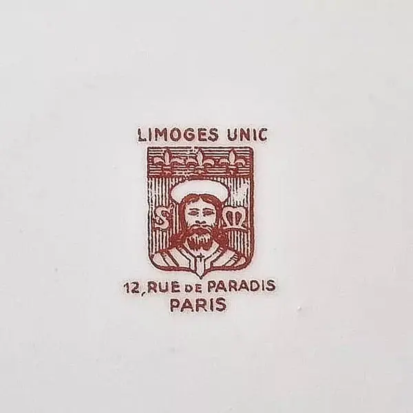 Foto de um(a) Prato fundo em porcelana branca filetada à ouro - Limoges, da categoria de Pratos. Prato fundo em porcelana francesa branca filetada a ouro. Limoges Unic 12 Rue de Paradis PARIS 23,5 cm de diâmetro X 4 cm de... Mostrado de uma perspectiva diferente. Vendido no marketplace Trésors.