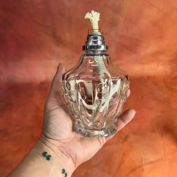 Foto de um(a) La Lampe Maison Berger Paris - Aromatizador, da categoria de Castiçais. sistema de difusor por catálise LAMPE BERGER PARIS tem o poder único de desodorizar e purificar o ar, usado em ambientes... Mostrado de uma perspectiva diferente. Vendido no marketplace Trésors.