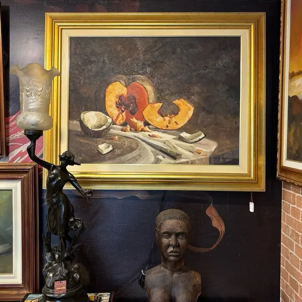 Foto de um(a) Pintura - Natureza morta em OST - James Christian (1,02 x 0,85), da categoria de Pinturas. James Christian (1,02 x 0,85). Mostrado de uma perspectiva diferente. Vendido no marketplace Trésors.