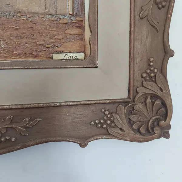 Foto de um(a) Quadro em alto relevo, da categoria de Pinturas. Belissimo quadro em alto relevo com linda moldura em resina imitando madeira. Medidas: comprimento 51,5 cm x altura 43,5 cm. Mostrado de uma perspectiva diferente. Vendido no marketplace Trésors.