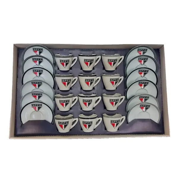 Foto de um(a) Conjunto de café São Paulo SPFC, da categoria de Conjuntos de café e chá. Antigo e lindo conjunto de café com 12 xícaras e 12 pires na caixa sem uso Medidas: Xícaras altura 5 cm x 6 cm de... Vendido no marketplace Trésors.