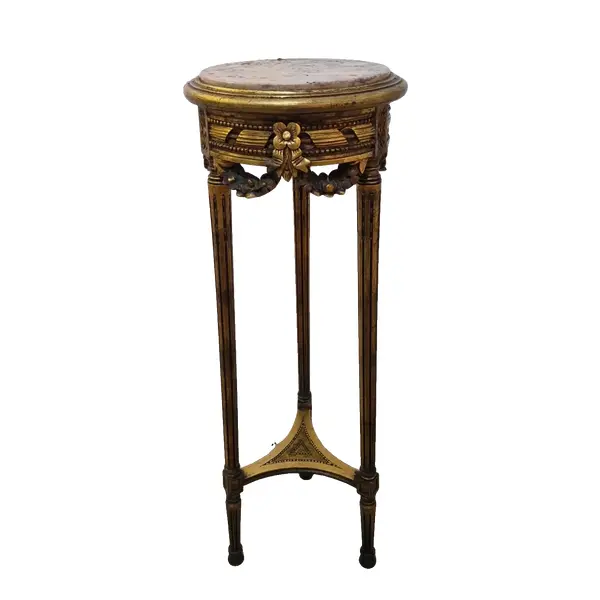 Foto de um(a) Coluna madeira e mármore, da categoria de Floreira de parede. Bellissima coluna / cantoneira apoiada em 3 pés com entalhes florais , acabamento dourado com base de mármore rosa Medidas :... Vendido no marketplace Trésors.