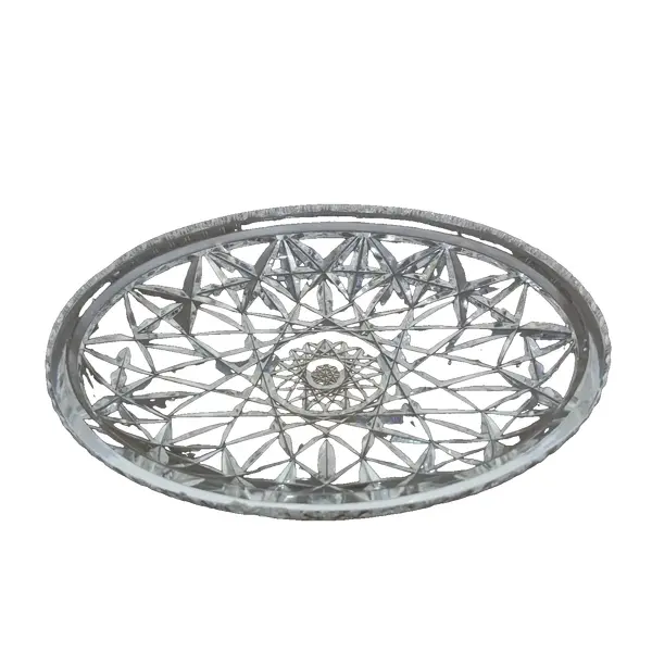 Foto de um(a) Petisqueira cristal lapidado, da categoria de Utensílios de servir. Elegante e sofisticada petisqueira, adequada para ocasiões especiais. Ideal para servir queijos, frutas, azeitonas e outros... Vendido no marketplace Trésors.