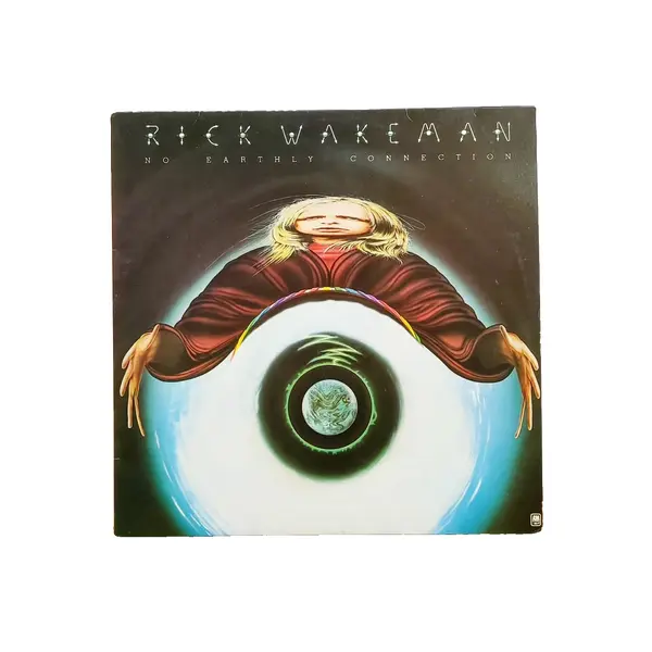 Foto de um(a) ​LP Rick Wakeman, No earthly connection, de 197, da categoria de LPs ou Discos de Vinil . LP Rick Wakeman, No earthly connection, de 1976. Em excelente estado de conservação, apenas mínimos riscos superficiais. Vendido no marketplace Trésors.