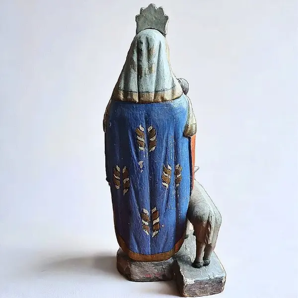 Foto de um(a) Antiga Imagem Sacra Fatura Primitiva em madeira policromada, da categoria de Objetos religiosos e espirituais. Nossa Senhora da Apresentação/Bom Parto. Antiga imagem sacra fatura primitiva em madeira policromada. Mede: 30 cm de... Mostrado de uma perspectiva diferente. Vendido no marketplace Trésors.