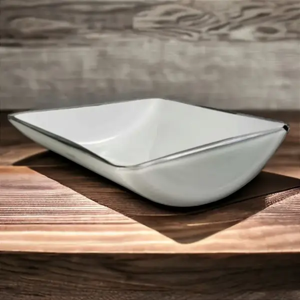 Foto de um(a) Centro de mesa em murano branco Av. Mazzega, da categoria de Centro de mesa. A.V. MAZZEGA centro de mesa em vidro artístico opalescente de Murano. Assinado. Forma Convexa. TRATA-SE DE MANUFATURA DO... Mostrado de uma perspectiva diferente. Vendido no marketplace Trésors.