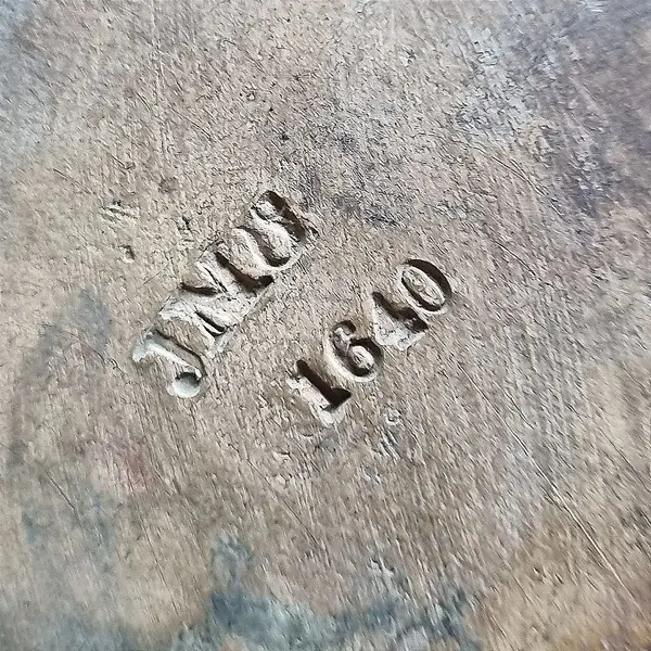 Foto de um(a) Antigo vaso estilo e período Art Noveau - terracota policromado, da categoria de Vasos. Antigo vaso estilo e período art noveau em terracota assinado August Otto fabricada por Johann Maresch . August Otto era... Mostrado de uma perspectiva diferente. Vendido no marketplace Trésors.