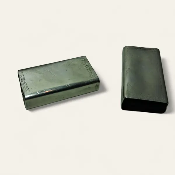 Foto de um(a) Passa-lenços em alpaca, da categoria de Outros colecionáveis. Lindos, elegantes e autênticos passadores de lenço. Acessório originário dos habitantes dos pampas gaúchos, che! Manufatura... Mostrado de uma perspectiva diferente. Vendido no marketplace Trésors.