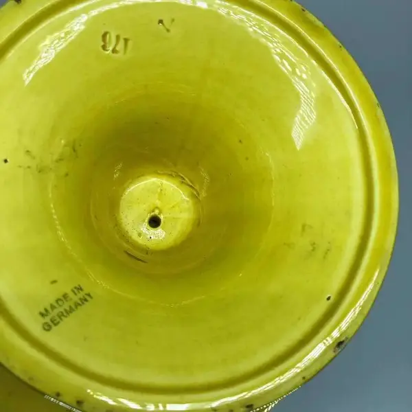 Foto de um(a) Antiga Fruteira Boleira Faiança Majolica Alemã Art Nouveau, da categoria de Fruteiras. Antiga e decorativa fruteira/boleira em faiança/majolica alemã, linda coloração e decoração de folhas em relevo, início do... Mostrado de uma perspectiva diferente. Vendido no marketplace Trésors.