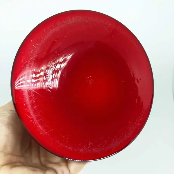 Foto de um(a) Antiga Diferente Jarra Coqueteleira Art Deco Vidro Leitoso, da categoria de Garrafas, potes e jarros. Antiga e diferente jarra Art Deco, em vidro opalinado (sandwich glass) da mesma época das garrafas pescoçudas de bola.... Mostrado de uma perspectiva diferente. Vendido no marketplace Trésors.