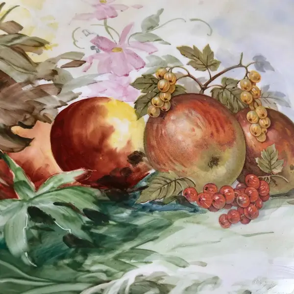 Foto de um(a) Antigo Prato De Parede Medalhão Porcelana Zappi Pintado Mão, da categoria de Pratos Decorativos. Zappi. Antigo e grande prato medalhão decorativo, em porcelana ricamente pintado à mão. Peça assinada no canto inferior... Mostrado de uma perspectiva diferente. Vendido no marketplace Trésors.
