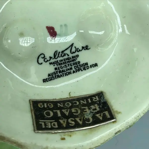 Foto de um(a) Antiga Fruteirinha Bowl Porcelana Inglesa Carlton Ware, da categoria de Travessas e tigelas. Linda e decorativa fruteirinha em fina porcelana inglesa da famosa manufatura Carlton Ware. Impecável. Design Australiano,... Mostrado de uma perspectiva diferente. Vendido no marketplace Trésors.