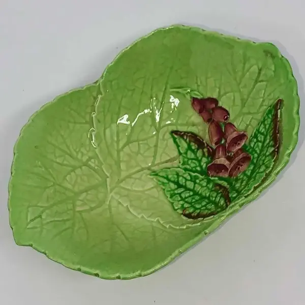 Foto de um(a) Antiga Fruteirinha Bowl Porcelana Inglesa Carlton Ware, da categoria de Travessas e tigelas. Linda e decorativa fruteirinha em fina porcelana inglesa da famosa manufatura Carlton Ware. Impecável. Design Australiano,... Mostrado de uma perspectiva diferente. Vendido no marketplace Trésors.