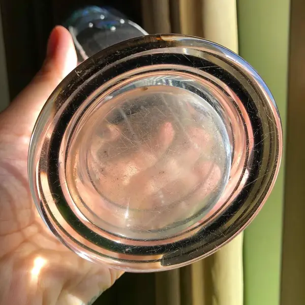 Foto de um(a) Antigo Lindo Vaso Art Deco Em Cristal Veneziano Pintado Mão, da categoria de Vasos. Antigo vaso em cristal veneziano com belíssima pintura feita à mão tipicamente do período Art Deco. Década de 1930. Medidas... Mostrado de uma perspectiva diferente. Vendido no marketplace Trésors.