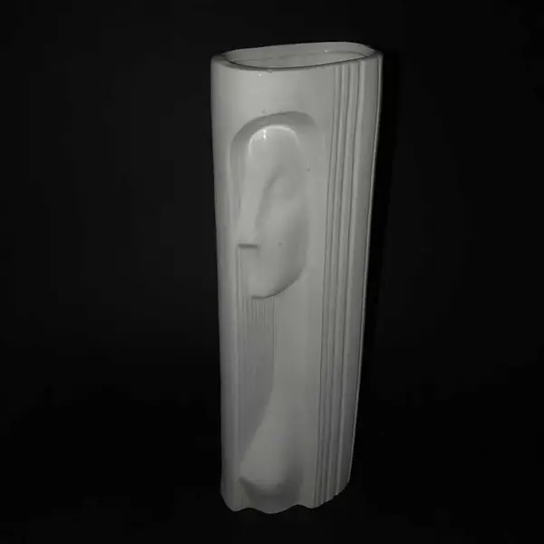 Foto de um(a) Antiga Diferente Escultura Feminina Vaso Porcelana Art Deco, da categoria de Vasos. Antigo e diferente vaso em porcelana alemã, com figura de busto feminino em relevo. Período totalmente Art Deco. Numerado na... Mostrado de uma perspectiva diferente. Vendido no marketplace Trésors.