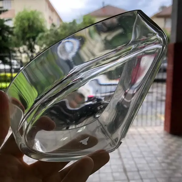 Foto de um(a) Antiga Petisqueira Art Deco Em Prata Wmf E Cristal Facetado, da categoria de Bandejas. Antiga e elegante petisqueira Art Deco, em metal espessurado a prata, da famosa manufatura alemã WMF, com seus 4 originais... Mostrado de uma perspectiva diferente. Vendido no marketplace Trésors.