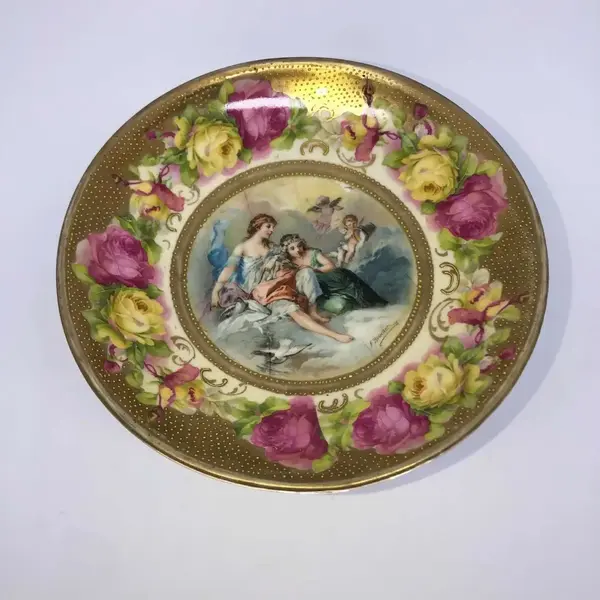 Foto de um(a) Antigo Raro Porta Cartões Porcelana Alemã Art Nouveau, da categoria de Outros objetos decorativos. Antiga fruteira, centro de mesa, porta cartões, peça super versátil, em porcelana artista alemã. Belíssima e rica decoração... Mostrado de uma perspectiva diferente. Vendido no marketplace Trésors.