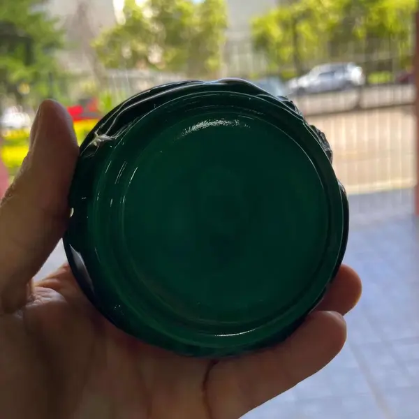 Foto de um(a) Antiga Caixa Art Deco Ingrid Malaquita Glass Heinrich Hoffma, da categoria de Cestos e Caixas. Malachite Glass. Ingrid Glass by Heinrich Hoffmann. Antiga caixa porta jóias em vidro artístico de malaquita, ou como... Mostrado de uma perspectiva diferente. Vendido no marketplace Trésors.