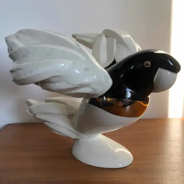 Foto de um(a) Antiga Escultura Selim Pássaro Art Deco Porcelana Goebel, da categoria de Escultura. Selim - Goebel, Germany. Antiga e grande escultura bloco escultórico Art Deco, representando arara em porcelana alemã, da... Mostrado de uma perspectiva diferente. Vendido no marketplace Trésors.