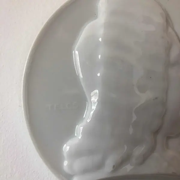 Foto de um(a) Antiga Placa Escultura De Parede Händel Em Porcelana Herend, da categoria de Objetos de parede. Herend. Antiga placa de parede feita à mão em porcelana artística húngara da famosa manufatura Herend. Representando o... Mostrado de uma perspectiva diferente. Vendido no marketplace Trésors.