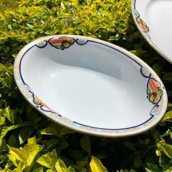 Foto de um(a) Antigo Trio De Travessas Em Porcelana Japonesa Meito China, da categoria de Travessas e tigelas. Meito China, manufatura fundada em 1908. Antigo trio de travessas em fina porcelana japonesa, pintadas à mão e acabamento... Mostrado de uma perspectiva diferente. Vendido no marketplace Trésors.