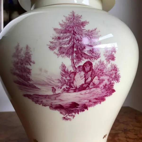 Foto de um(a) Antigo Raro Potiche Em Porcelana Alemã Rosenthal, da categoria de Vasos e recipientes. Rosenthal. Antigo potiche em porcelana artística alemã, da renomada manufatura Rosenthal, uma das melhores porcelanas do... Mostrado de uma perspectiva diferente. Vendido no marketplace Trésors.