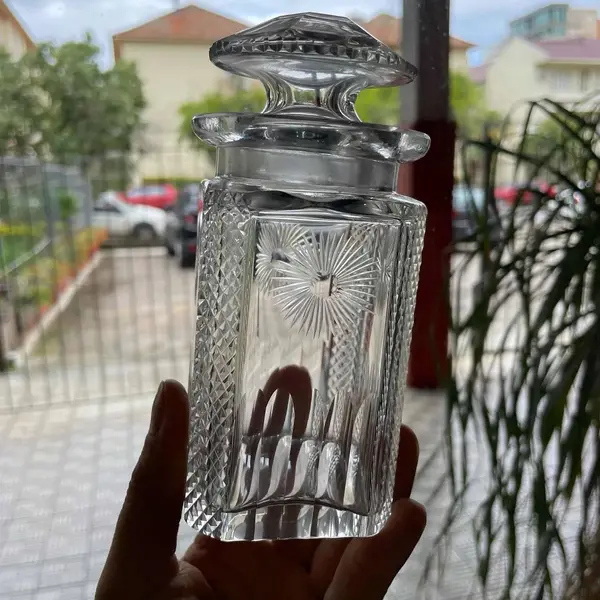 Foto de um(a) Antigo Raro Pote Porta Picles Em Cristal Prata Wmf Art Deco, da categoria de Garrafas, potes e jarros. WMF. Antigo e raro porta picles ou conservas em geral, com recipientes em finíssimo cristal alemão lapidados à mão,... Mostrado de uma perspectiva diferente. Vendido no marketplace Trésors.