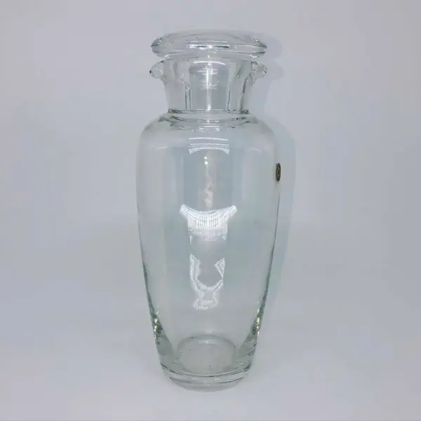 Foto de um(a) Antiga Rara Garrafa Coqueteleira Cristal Val Saint Lambert, da categoria de Garrafas. Val Saint Lambert. Linda garrafa, coqueteleira Art Deco, em cristal translúcido e com incrível brilho natural, da famosa... Mostrado de uma perspectiva diferente. Vendido no marketplace Trésors.