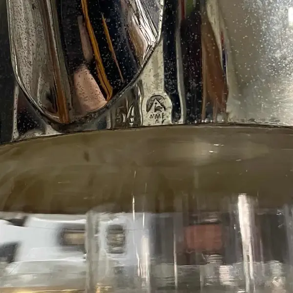 Foto de um(a) Antiga Rara Grande Jarra Refresqueira Art Deco Cristal E Wmf, da categoria de Jarros. WMF. Antiga e grande jarra refresqueira em cristal alemão ricamente lapidado à mão, bocal e alça em metal prateado da famosa... Mostrado de uma perspectiva diferente. Vendido no marketplace Trésors.