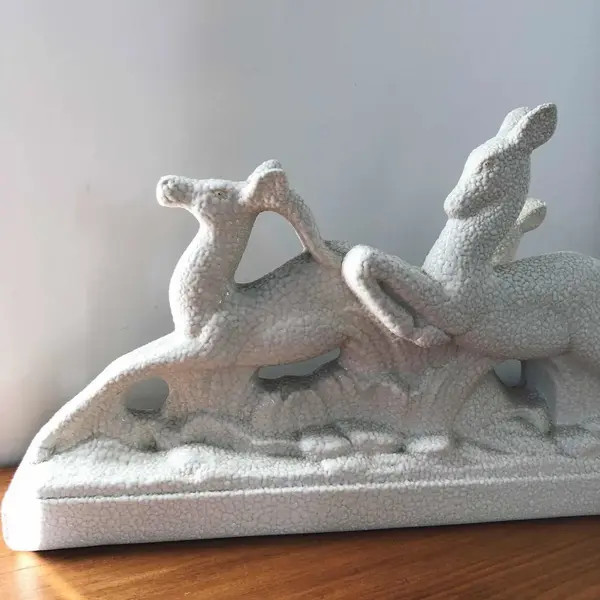 Foto de um(a) Antigo Raro Grande Bloco Escultura Alces Veado Art Deco Odyv, da categoria de Escultura. ODYV - Odette Berlot & Yvone Mussier. Antigo e grande bloco escultórico em cerâmica artística francesa representando alces... Mostrado de uma perspectiva diferente. Vendido no marketplace Trésors.