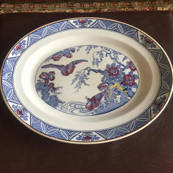 Foto de um(a) Antiga E Grande Travessa Prato Porcelana Inglesa Bristol, da categoria de Travessas e tigelas. Bela e grande travessa em porcelana inglesa, da antiga manufatura Bristol fundando em 1652. Início século XX. Em perfeito... Mostrado de uma perspectiva diferente. Vendido no marketplace Trésors.