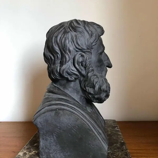 Foto de um(a) Antiga Escultura Busto Grego Tales De Mileto Resina Italiana, da categoria de Escultura. Imponente busto em resina italiana, ricamente moldado e prensado representando Tales de Mileto, foi um filósofo, matemático,... Mostrado de uma perspectiva diferente. Vendido no marketplace Trésors.