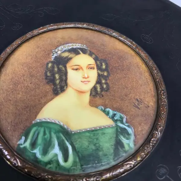 Foto de um(a) Antigo Quadrinho Camafeu Miniature Portrait Pintura A Óleo, da categoria de Pinturas. Miniature Portrait. Antigo quadrinho camafeu, pintado à mão em folha de marfim. Moldura em madeira com paspatur em bronze.... Mostrado de uma perspectiva diferente. Vendido no marketplace Trésors.