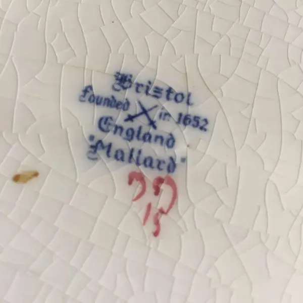 Foto de um(a) Antiga E Grande Travessa Prato Porcelana Inglesa Bristol, da categoria de Travessas e tigelas. Bela e grande travessa em porcelana inglesa, da antiga manufatura Bristol fundando em 1652. Início século XX. Em perfeito... Mostrado de uma perspectiva diferente. Vendido no marketplace Trésors.