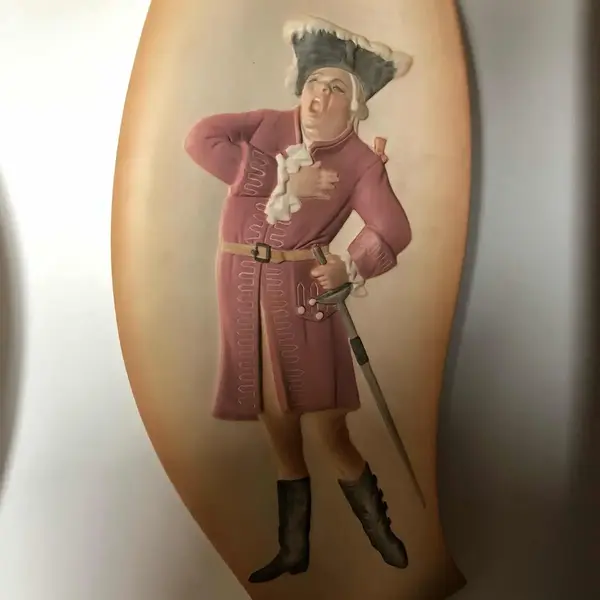 Foto de um(a) Antigo Par De Placas Biscuit Faiança V.I.B.I. Torino Itália, da categoria de Objetos de parede esculturais. Par de grandes e decorativas placas Art Deco em faiança/biscuit feitas à mão, da famosa manufatura V.I.B.I. Torino, Italy.... Mostrado de uma perspectiva diferente. Vendido no marketplace Trésors.