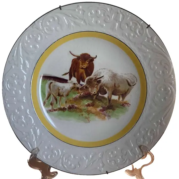 Foto de um(a) Antigo Grande Prato Medalhão Porcelana Inglesa Ivory Ware, da categoria de Pratos Decorativos. Wood’s Ivory Ware - England. Grande prato medalhão de parede em fina porcelana inglesa, com linda decoração rural com casal... Vendido no marketplace Trésors.