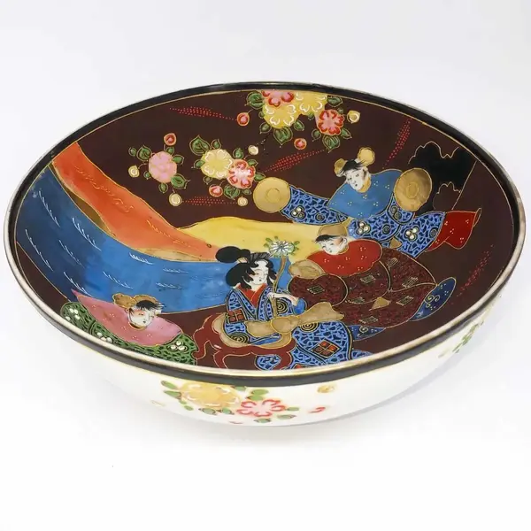Foto de um(a) Antigo Grande Bowl Centro De Mesa Porcelana Japonesa Satsuma, da categoria de Travessas e tigelas. Satsuma. Antigo e grande bowl, lindo para um centro de mesa, em porcelana japonesa Satsuma Imperial. Pintura feita à mão em... Mostrado de uma perspectiva diferente. Vendido no marketplace Trésors.