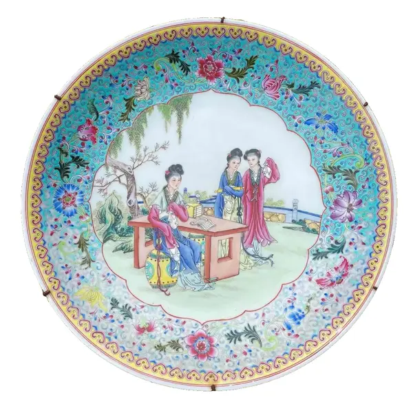 Foto de um(a) Antigo Grande Prato Medalhão Porcelana Japonesa Oriental, da categoria de Pratos Decorativos. Antigo e grande prato/medalhão, também pode ser usado como centro de mesa. Feito e pintado à mão porcelana artística... Vendido no marketplace Trésors.