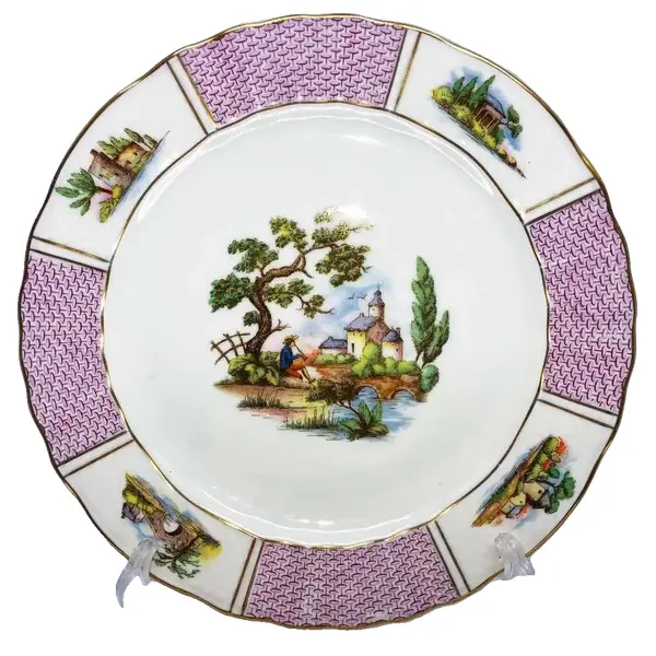 Foto de um(a) Antigo Prato Parede Decorativo Porcelana Limoges Bernardaud, da categoria de Pratos Decorativos. Antigo prato decorativo em porcelana francesa da famosa Limoges by Bernardaud. Pintado à mão com filetes de ouro. Impecável.... Vendido no marketplace Trésors.