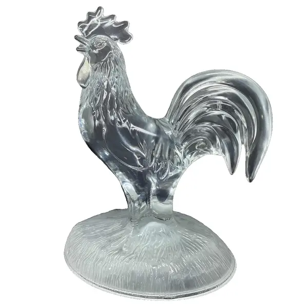 Foto de um(a) Antiga Escultura Galo Art Deco Em Cristal Francês Luminarc, da categoria de Escultura. Luminarc - Verrerie D’arques, France. Antiga escultura artística representando galo lapidado em cristal francês de excelente... Vendido no marketplace Trésors.